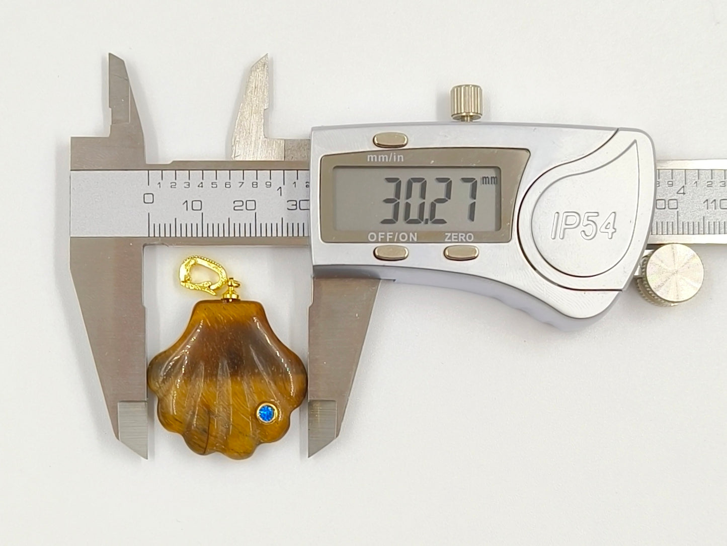 WT-P2097 Lovely Design Natural Gemstones And Colorful Zircon Hand Carved Shell Shape Little Pendants For Female Jewelry DIY