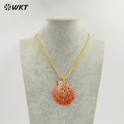 WT-JN396 Beautiful Popular Zircon And Natural Colors Scallop Shell Pendants Necklaces For Women Summer Beach Matching Accessory