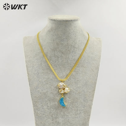 WT-JN399 Unique Design Gold Plated Natural Pearl Connect Moon Shape Stone Pendant Necklaces For Female Daily Decorative Jewelry