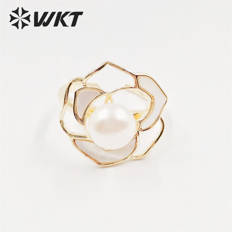 WT-MPR041 Wholesale New Fashion Rose Flower Pearl Ring Gorgeous MOP Shell Pearl Ring in 18k Real Gold Plated Jewelry Ring