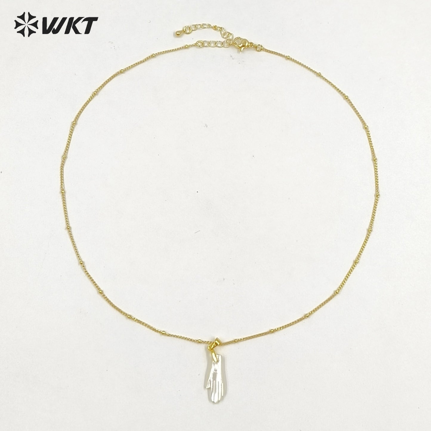 WT-JN395 Delicate Gold Thin Chain With Mother Of Pearl Hand Shape Little Pendant Necklace For Female Elegant Daliy Jewelry