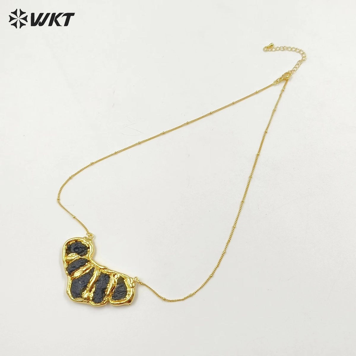 WT-N1476 New Design Popular Hand Made 18k Real Gold Plated Natural Black Meteorite Stone Pendant Necklace
