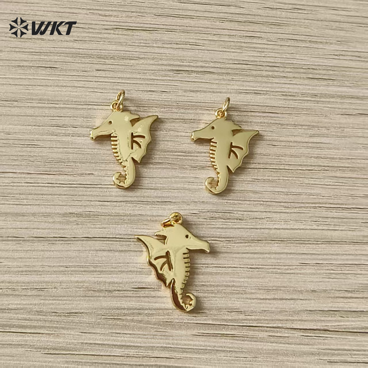 WT-MP324 Exquisite Gold Plated Yellow Brass And Zircon Ocean Series Seahorse Shape Metal Lovely Pendants As Handmade Findings