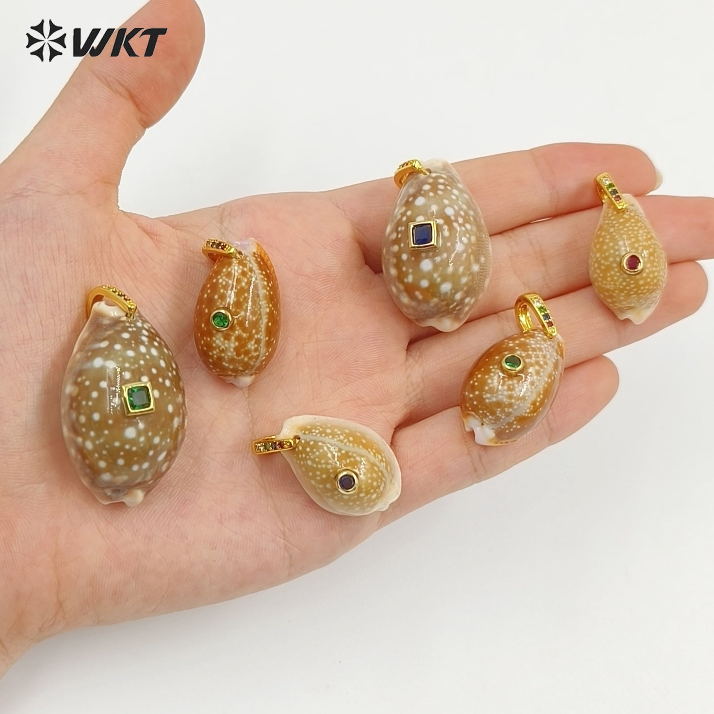 WT-JP495 Unique Style First Snow Cowrie Shell And Colorful Zircon Gold Pendants As Female Handmade Necklace Bracelet Findings