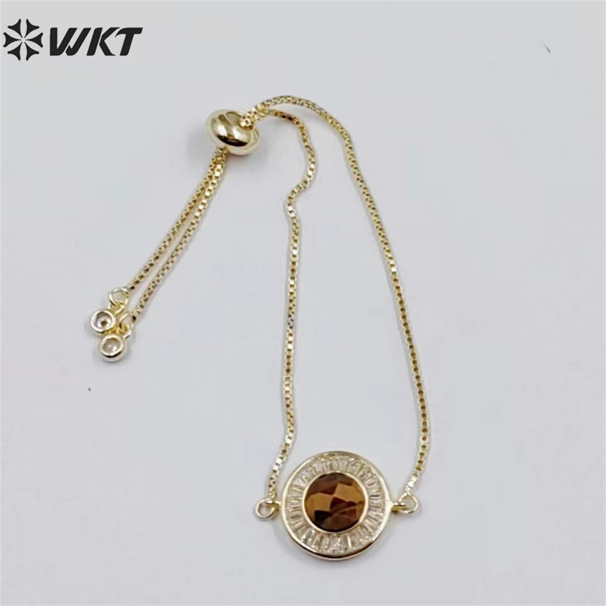 WT-B624 WKT Elegant Charming Round Micropaved Cubic Zircon Gold Bezel Stone Bracelet Adjustable Gold Double Connector Bracelet