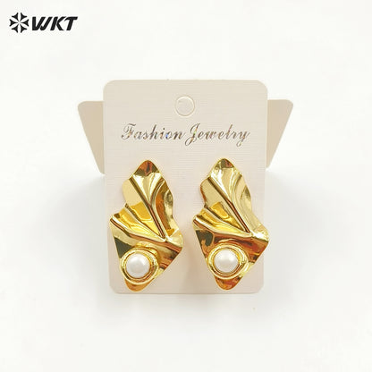 WT-MPE127 Women Fashion 18K Real Gold Plated Geometric Uneven Brass Made With Natural Pearl Decorative Earring Studs