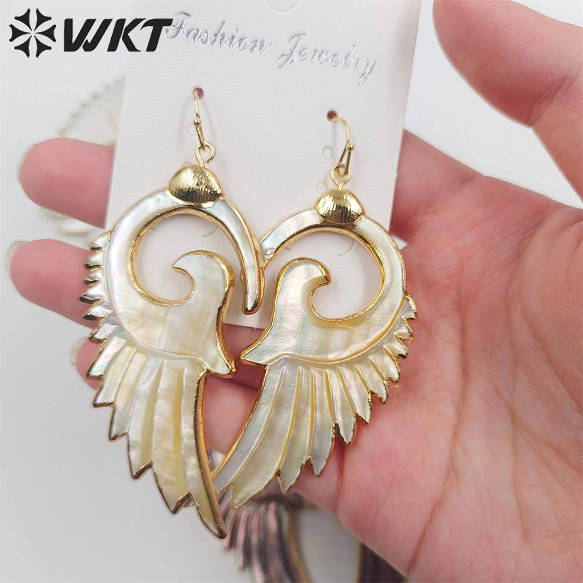 WT-E268 Newest Fashion Morden Gold Plated Shell Feather Earrings Elegant Popular Dangling Real Shell Feather Earrings