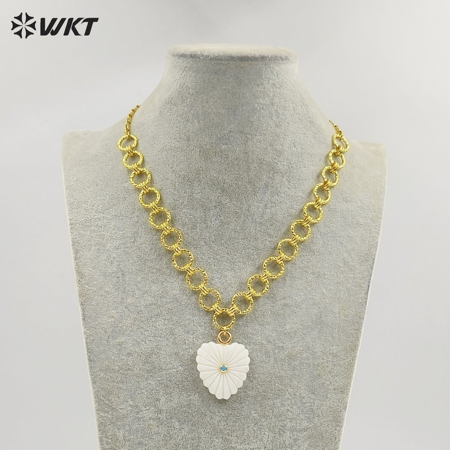WT-JN398 Wonderful Design Gold Electroplated Thick And Thin Chain Splicing With Shell Pendant Necklaces As Women Fashion Jewelry