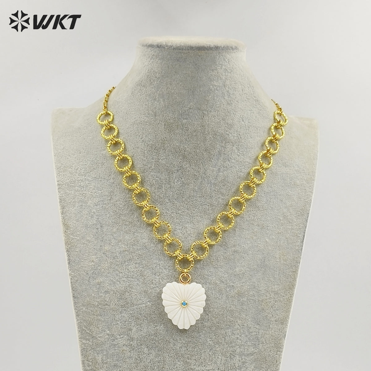 WT-JN398 Wonderful Design Gold Electroplated Thick And Thin Chain Splicing With Shell Pendant Necklaces As Women Fashion Jewelry