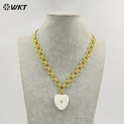 WT-JN398 Wonderful Design Gold Electroplated Thick And Thin Chain Splicing With Shell Pendant Necklaces As Women Fashion Jewelry