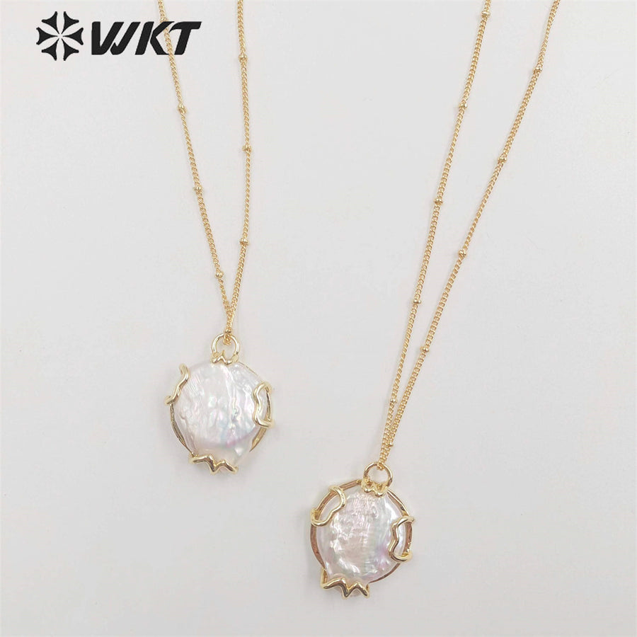 WT-JN233 Wholesale Newest Fashion Round Claw Setting Freshwater Pearl Necklace Gorgeous Coine Pearl Necklace