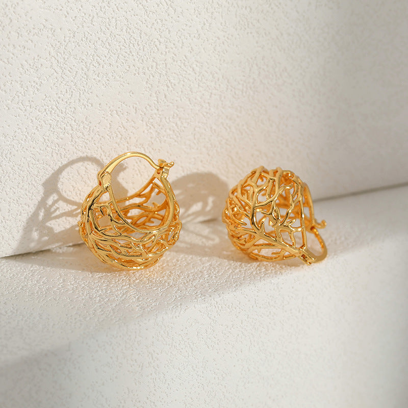 WT-JFE91 Hollow Exquisite Minimalist Versatile 18k Gold Plated Copper Plating Ball Shaped Hoops Trendy Earring Findings