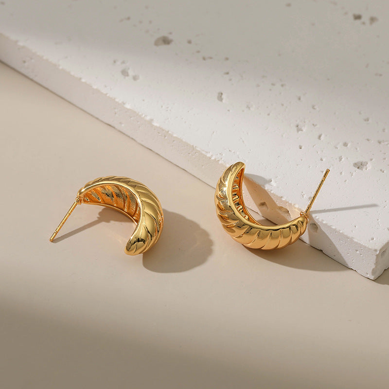 WT-JFE97 Fried Dough Twists Bread Irregular Versatile 18k Gold Plated Copper Plating Ball Shaped Hoops Trendy Earring Findings