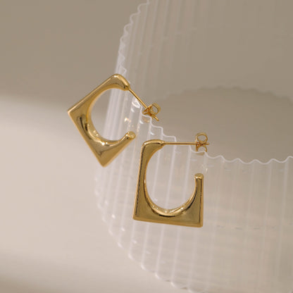 WT-JFE102 Geometric Square Exquisite Minimalist Versatile 18k Gold Plated Copper Plating Hoops Fashion Studs Earring Findings