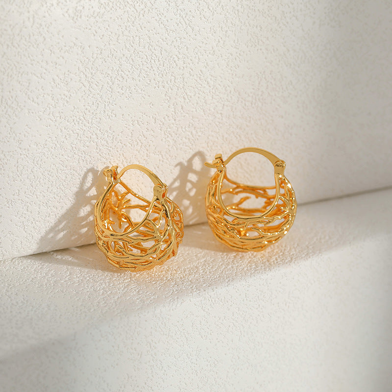 WT-JFE91 Hollow Exquisite Minimalist Versatile 18k Gold Plated Copper Plating Ball Shaped Hoops Trendy Earring Findings