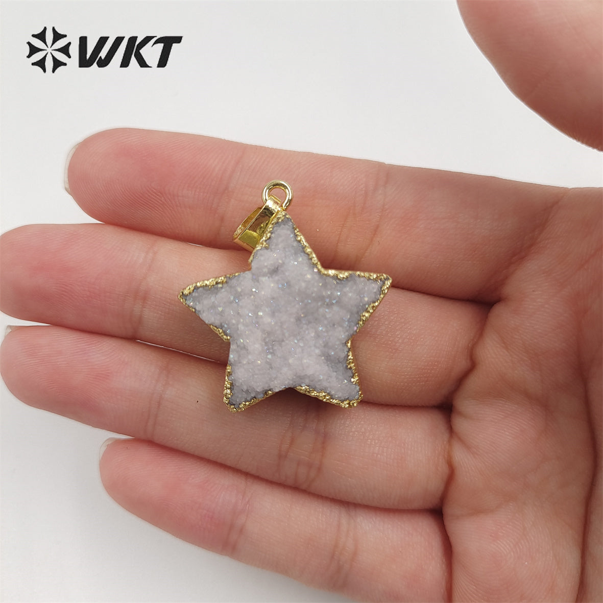 WT-P1828 Wholesale Fashion Gold Trim Natural Druzy Quartrz Stone Star Pendant with Aura Brightly Crystal Quartz Aura Star Stone