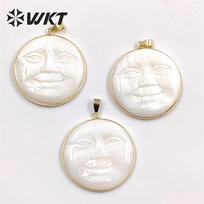 WT-JP334 Big Size 35MM Natural White Shell Sun Pendant Gold Bezel Unique Energy Hand Carved Smile Pendant for Necklace