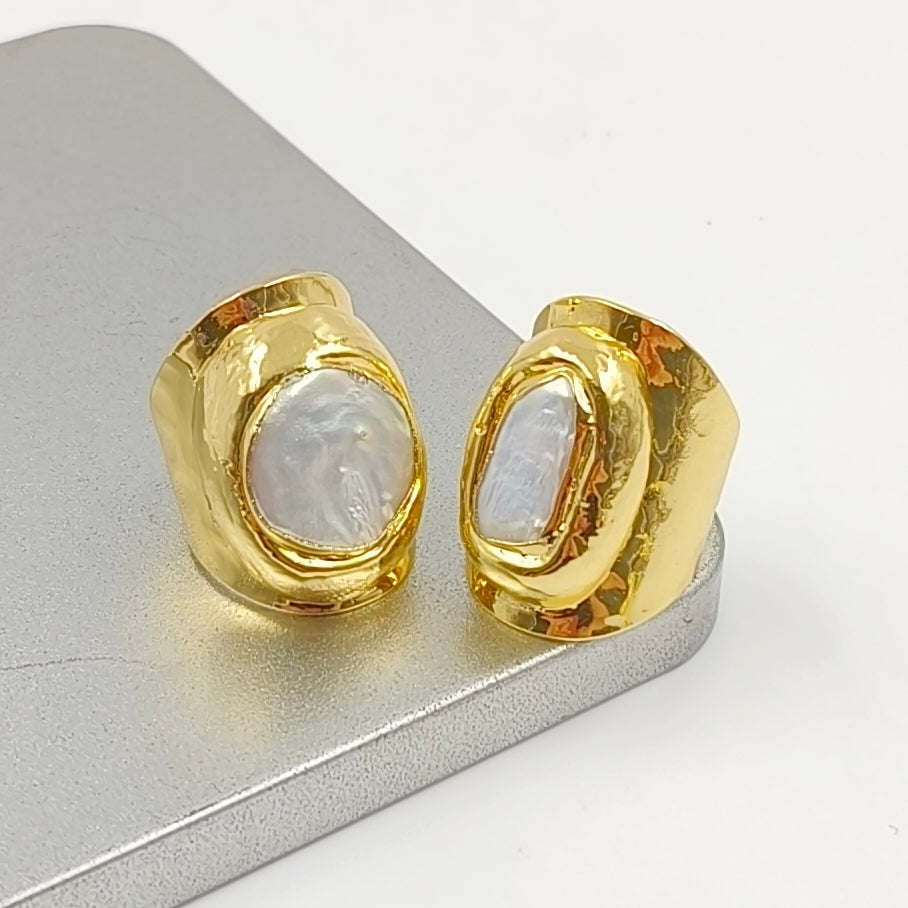 WT-R328 Classic Unique Each One Is Different Shell Jewelry in Gold Plated Adjustable Women's Fine Natural Freshwater Pearl Rings