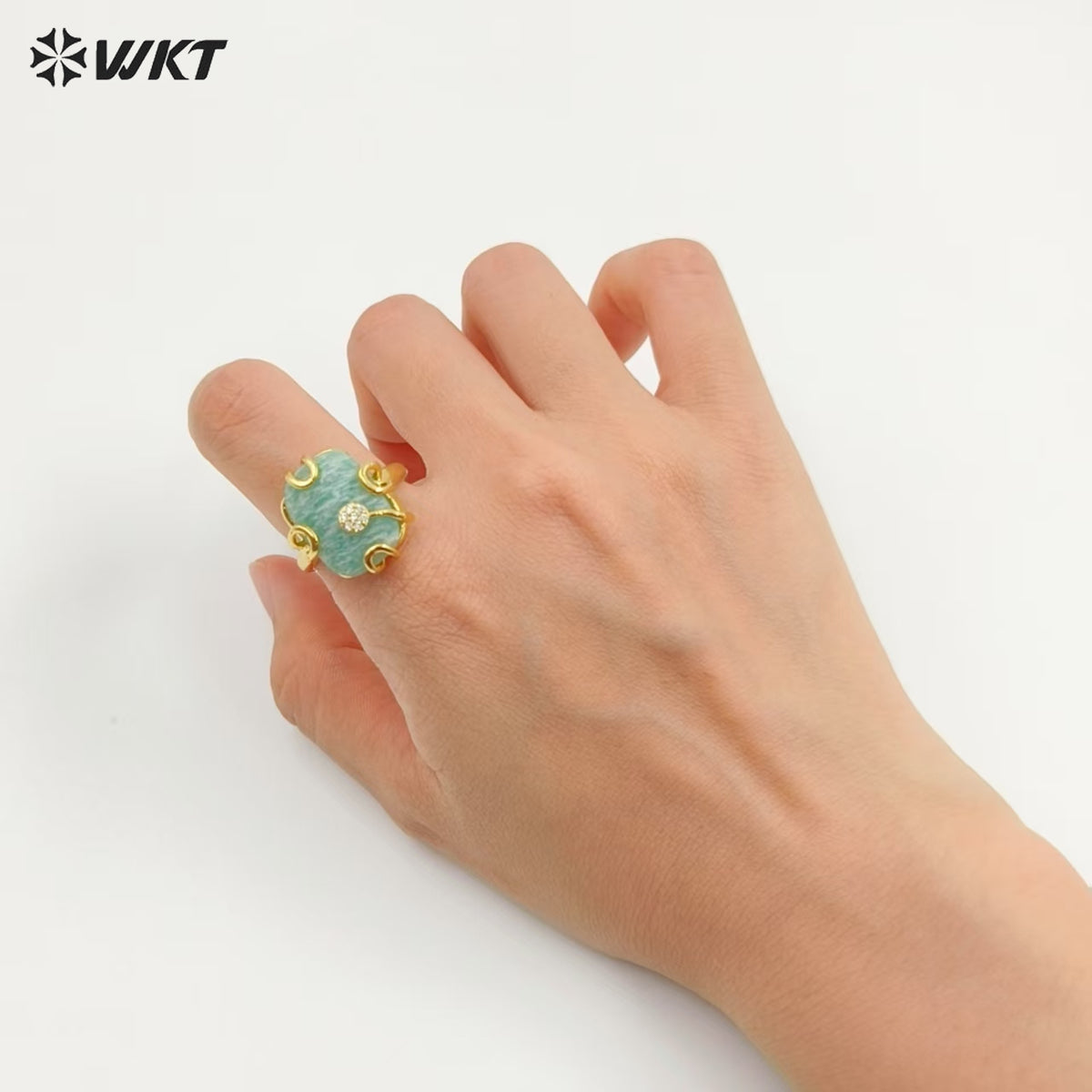 WT-MPR070 Gorgeous Trendy Fashion Natural Freshwater Pearl and Zircon Ring18k Gold Plating for Women Lucky Unique Design Ring