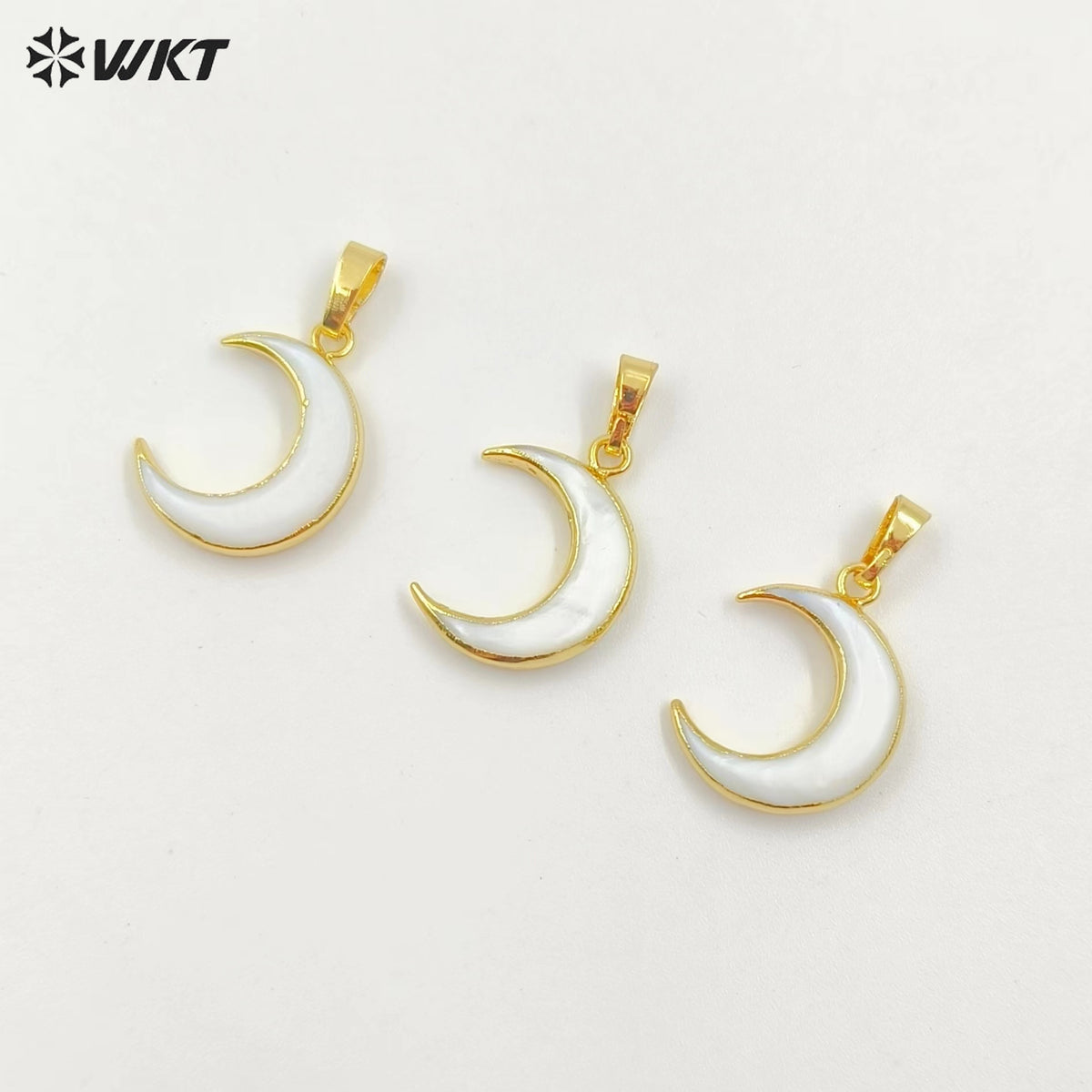 WT-P956 New Arrival Wholesale Natural White Shell Pendant,24k Real Gold Electroplated Moon Shell Pendant for Gift
