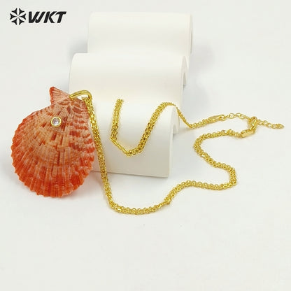 WT-JN396 Beautiful Popular Zircon And Natural Colors Scallop Shell Pendants Necklaces For Women Summer Beach Matching Accessory