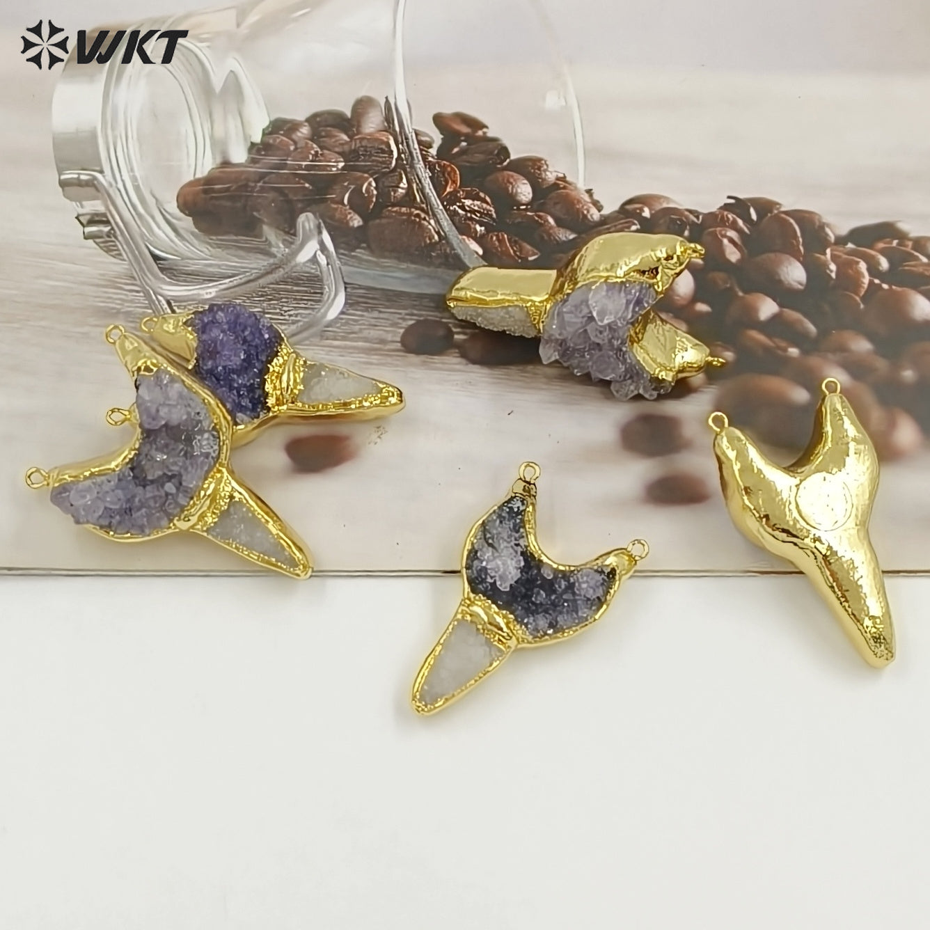 WT-P2062 New Arrival Gold Electroplated Natural Amethyst And Quartz Pendant With Double Hoops For Vintage Style Necklace Making