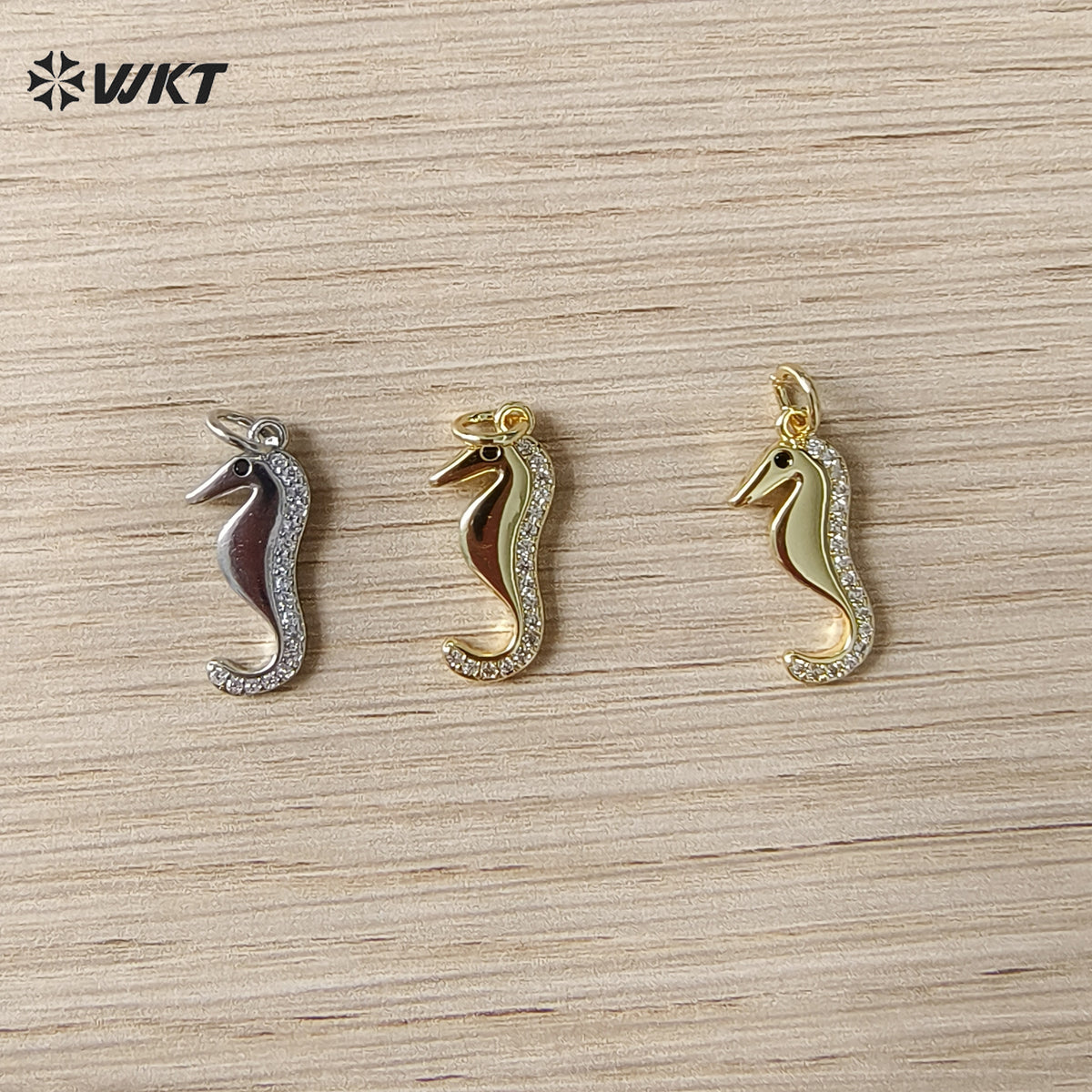 WT-MP324 Exquisite Gold Plated Yellow Brass And Zircon Ocean Series Seahorse Shape Metal Lovely Pendants As Handmade Findings