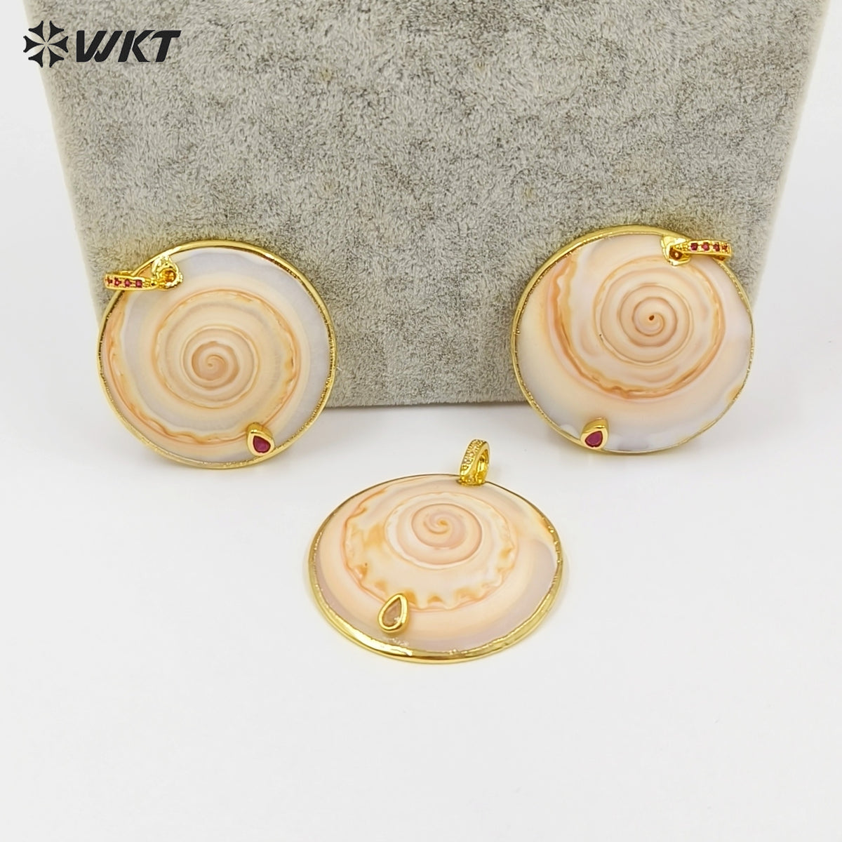 WT-JP486 Trendy Design 18K Gold Electroplated Natural Shell With Colorful Zircon Pendants For Women Popular Jewelry Making