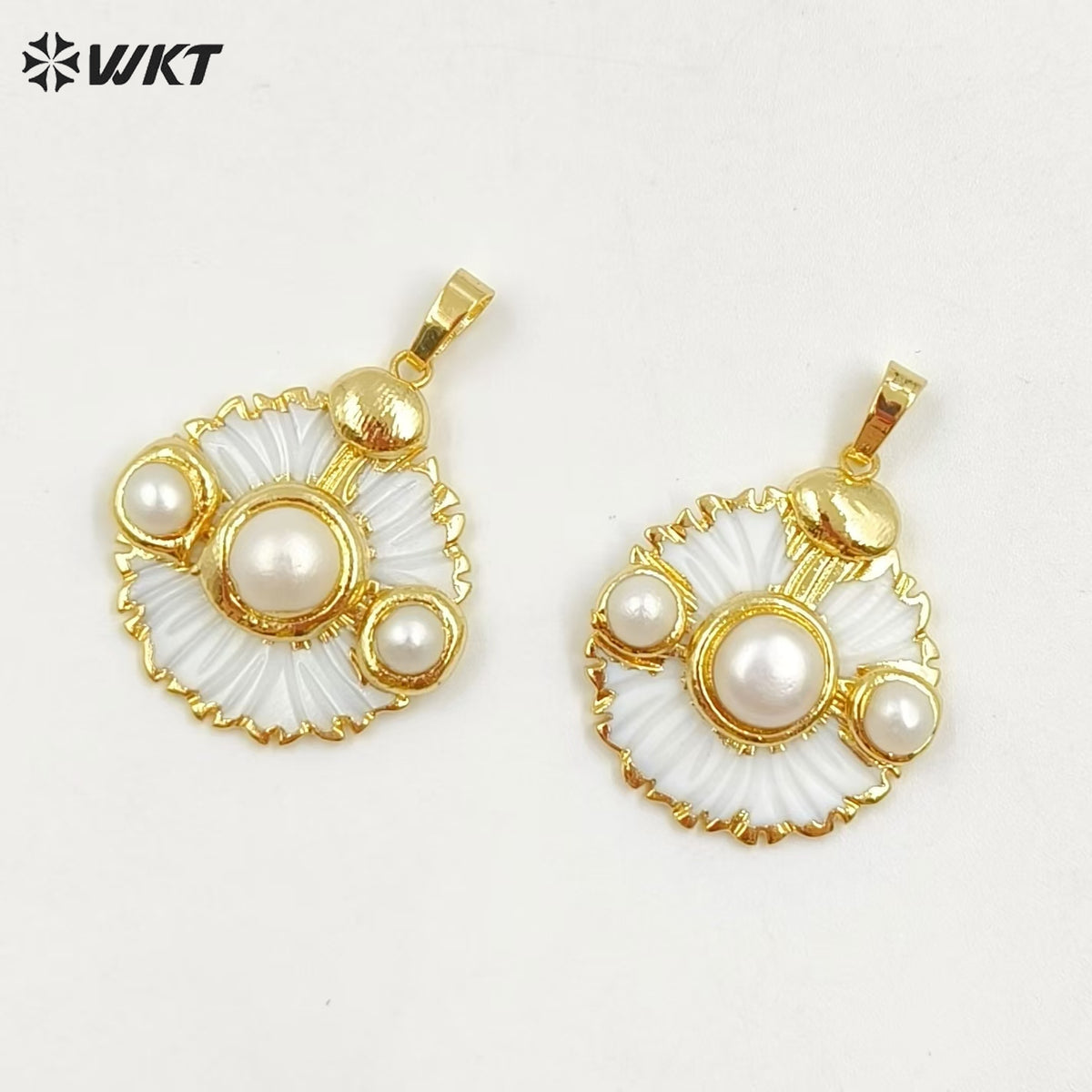 WT-JP395 New Trend Soft Lovely Natural Shell Set With Pearl 18K Gold Plated Round Flower Pendant for Women As Daily Decoration