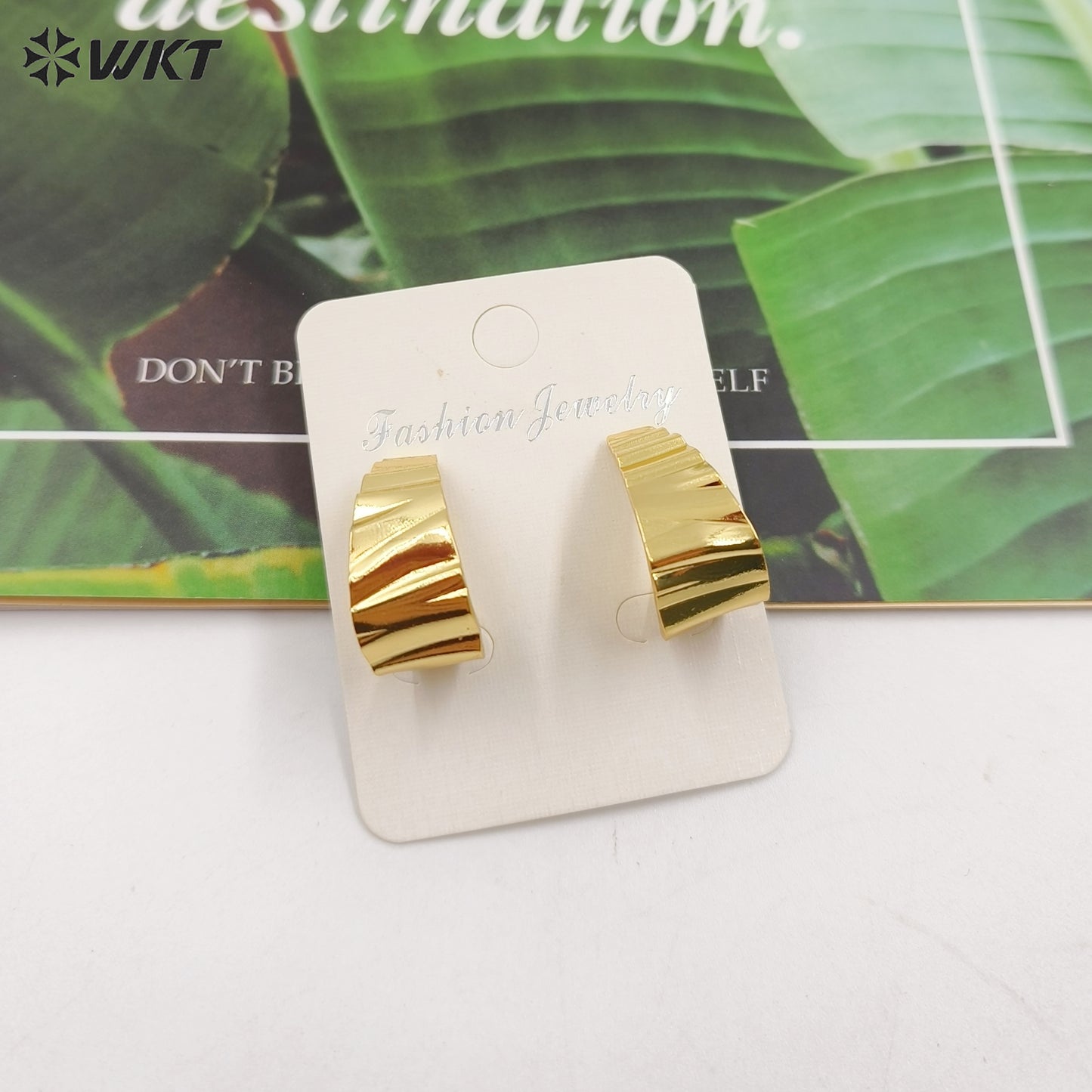 WT-JFE115 18K Real Gold Plated Yellow Brass Crescent Horn Shape Women Metal Uneven Hammer Earrings
