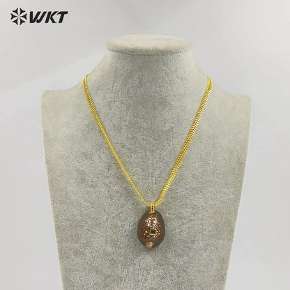 WT-JN386 Newest Minimalism Gold Electroplated Chain With Snow Mountain Cowrie Shell Pendant Necklace For Girl Summer Wearing