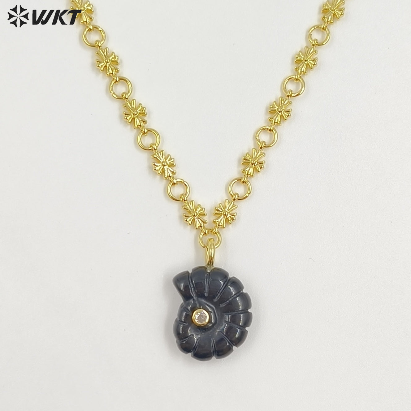 WT-N1507 Fashion Lovely Gold Plated Zircon And Natural Gemstones Carved Trumpet Pendant Necklaces As Women Birthday Gift Jewelry