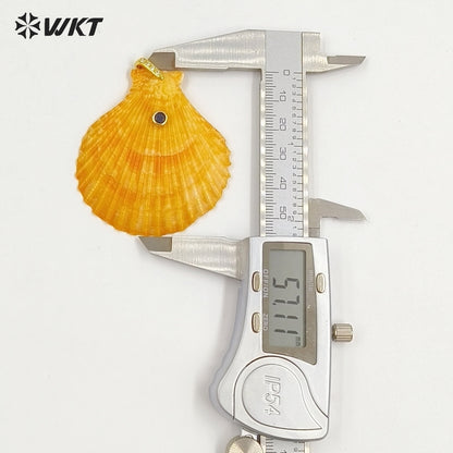 WT-JP504 Newest Items Wholesale Zircon And Natural Colors Scallop Shell Pendants For Friends Party Present Jewelry Making