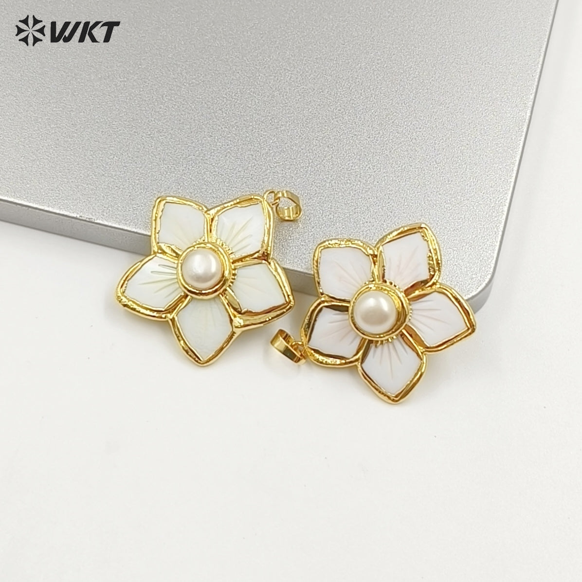 WT-JP415 How Lovely and Sweet Natural White Shell Carved Women Pearl Star Flower Pendants for Necklace