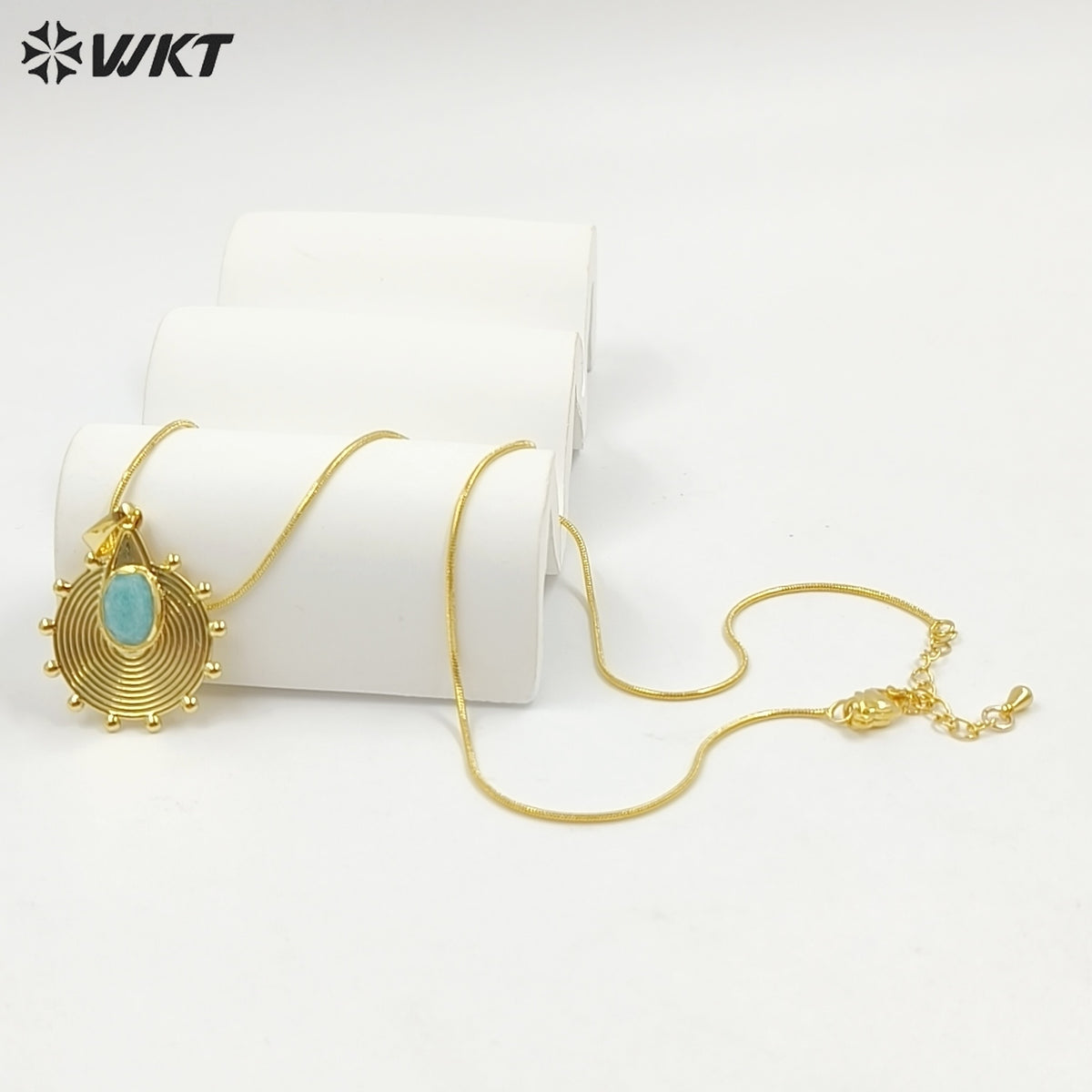 WT-N1545 Trendy Unique Gold Electroplated Natural Gemstone Sun Shape Pendant Necklaces As Women Party Wearing Accessory