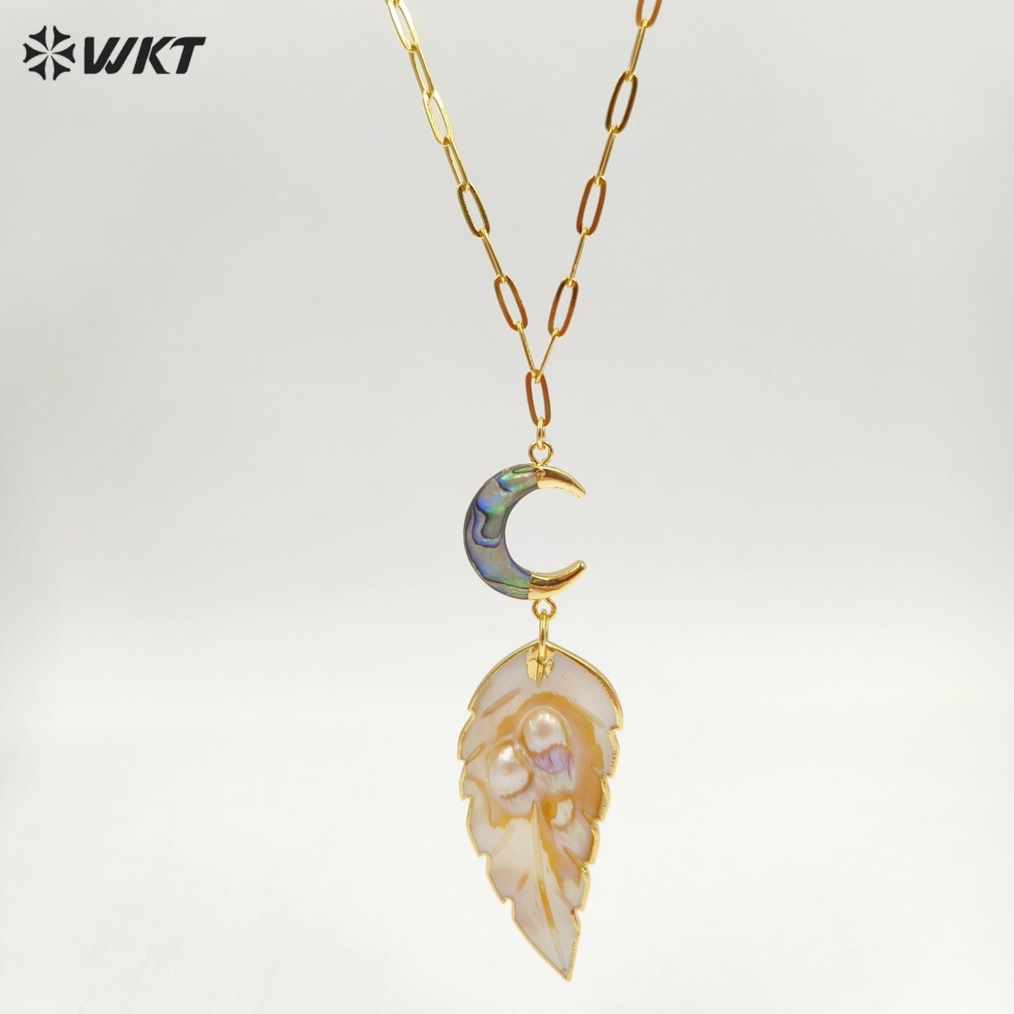 WT-JN308 New Design Fantastic 18K Gold Plated Moon Leaf Shaped Irregular Natural Shell Necklace for Women As Anniversary Gift