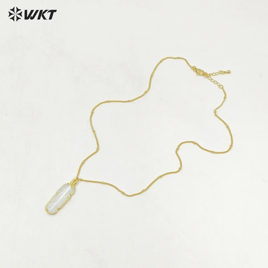 WT-N1081 WKT Wholesale Hot Natural Shell Carved Feather Charming 18k Real Gold Plated Cable Beaded Link Chain Shell Necklace