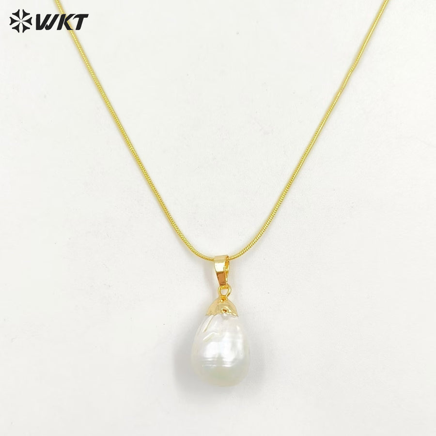 WT-N912 Elegant Natural Mother of Pearl Necklace , Charm 18k Real Gold Plated Cap Bail Pearl Necklace for Women