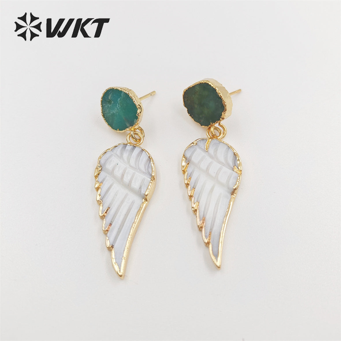 WT-MPE076 Wholesale Fashion Gold Plated Abalone Feather Leaf Earrings Unique Charming Elegant Welding Shell Earring for Party