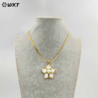 WT-JN326 Wholesale Romantic Necklace Gold Plated Flower Shape Pendant with Shell and Pearl Jewelry Gift for Ladies Party