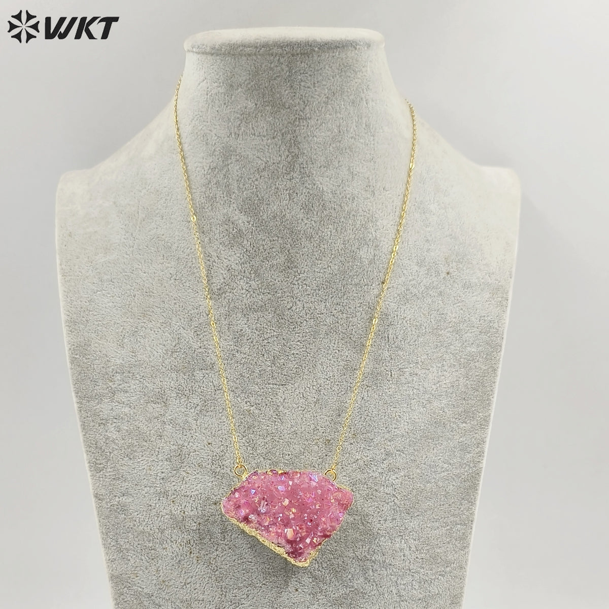 WT-N1440 WKT Best 2023 Newest Natural Aura Cluster Quartz Pendant Necklace Women Simple Hoop Aura Necklace