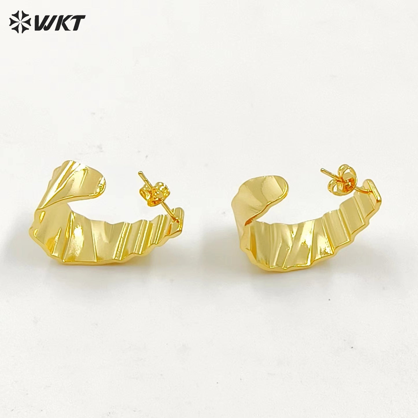 WT-JFE115 18K Real Gold Plated Yellow Brass Crescent Horn Shape Women Metal Uneven Hammer Earrings