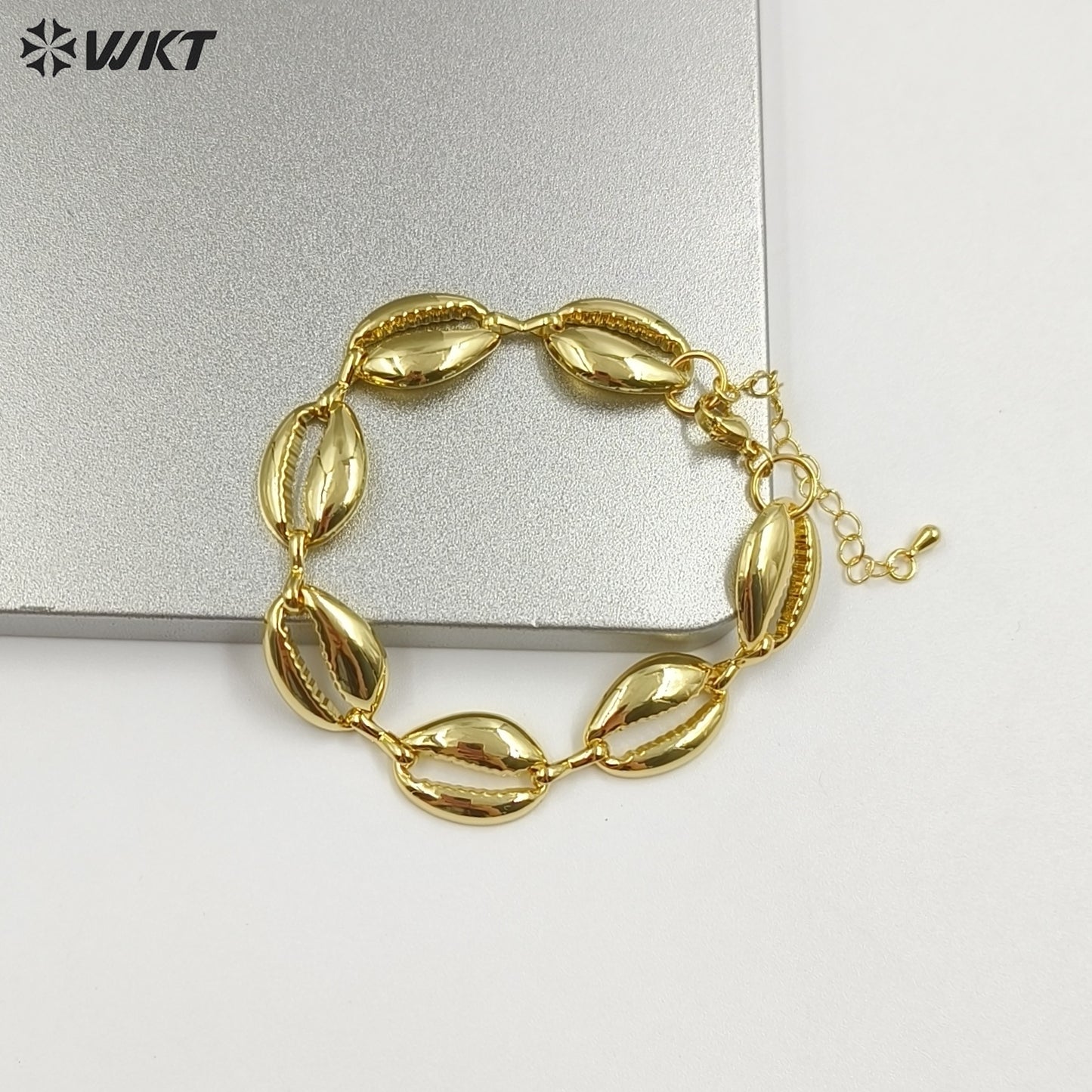 WT-JF370 Wholesale Popular 18K Gold Plated Yellow Brass Shell Shape Metal Women Bracelets For Wedding Jewelry Accessories