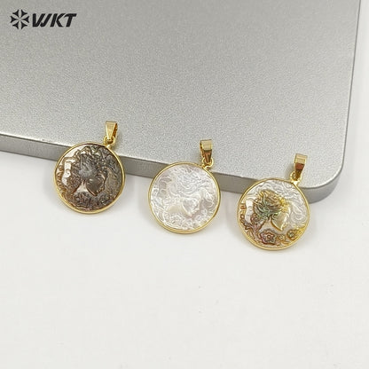 WT-JP418 Wholesale Fashion Gold Bezel Round Laser Carved Natural Shell Cameo Pendant for Necklace Design