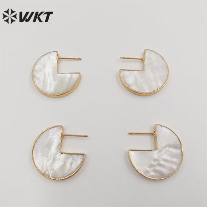 WT-MPE077 Wholesale Gold Plated Natural MOP Shell Earring Women Crescent Horn Earring for Wedling or Office Style Earrings