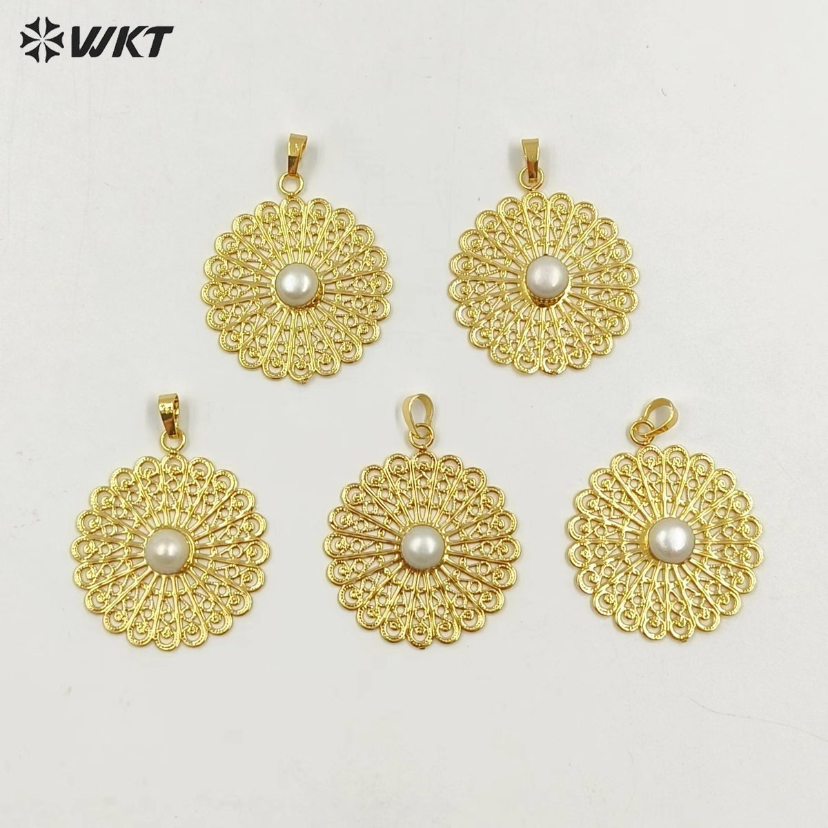 WT-JP364 Amazing Fashion Gold Plated Hollow 18K Real Gold Plated Resist Tarnishable Real Pearl Pendant for Women