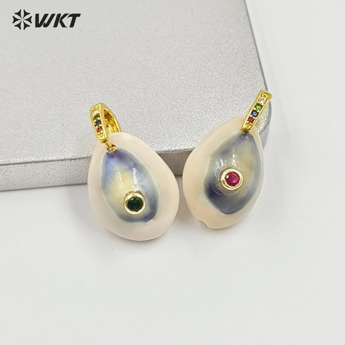 WT-JP493 Fashion Trend Blue Eye Cowrie Shell With Round Zircon Little Pendants Charms For Women Earrings Jewelry Design