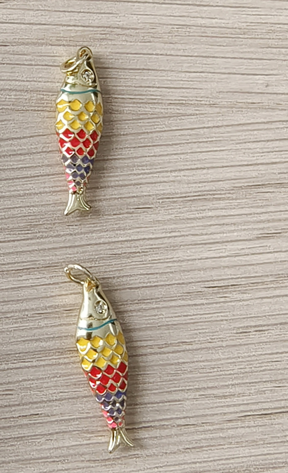 WT-MP322 High Quality Ocean Series Multi Designs Yellow Brass Gold Electroplated Metal Fish Shape Pendants As Jewelry Findings