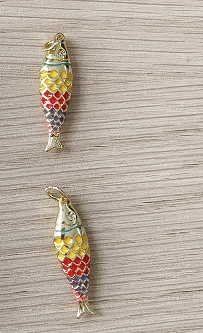 WT-MP322 High Quality Ocean Series Multi Designs Yellow Brass Gold Electroplated Metal Fish Shape Pendants As Jewelry Findings