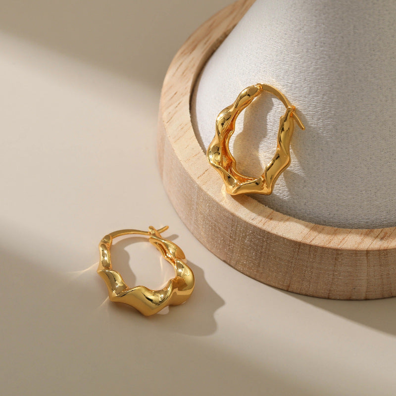 WT-JFE103 Fold Exquisite Wave Shaped Versatile 18k Gold Plated Copper Plating Hoops Fashion Studs Earring Findings